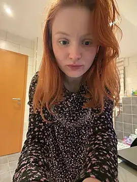 mad_girlygirl Adlı Modelin Canlı XXX Sohbeti