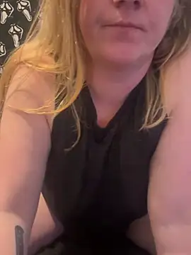 milfshaker66's Live XXX Chat