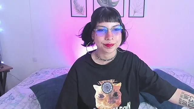 Rose_72 élő XXX-chatje