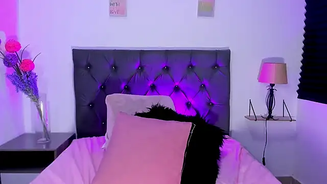 SagiraBelle élő XXX-chatje