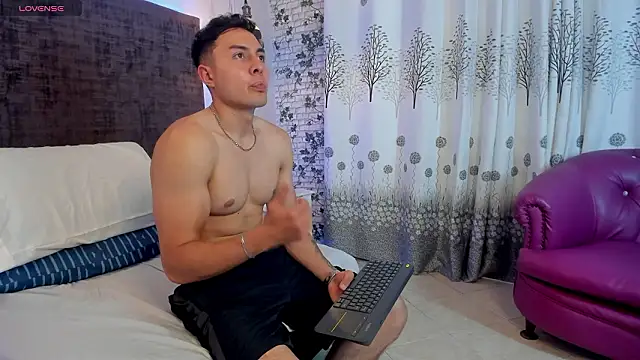 baby_west Webcamshow