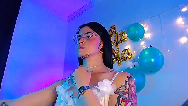 Czat XXX na żywo – Isa_Maiden1