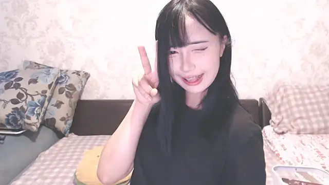 your_angela: απευθείας συνομιλία ΧΧΧ