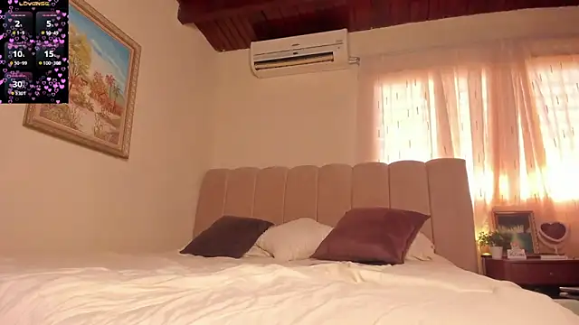 Whitekitty-exe: онлайн-секс-чат