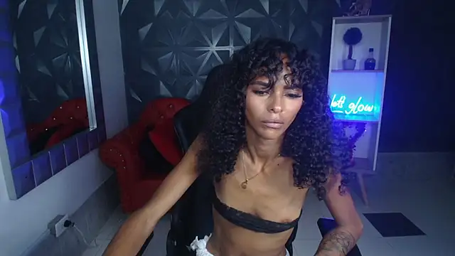 becky_lynch_102 Adlı Modelin Canlı XXX Sohbeti