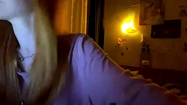 XXX chat uživo modela DynaLoom