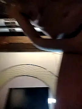 XXX chat uživo modela eatmeplease44