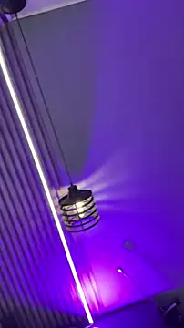 Czat XXX na żywo – MiaPetit_