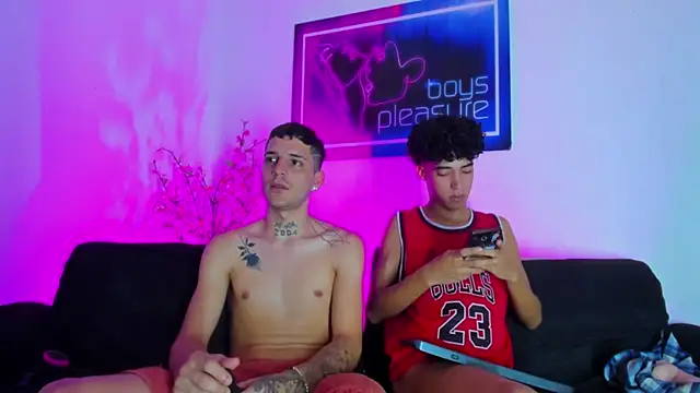 Pleasure_boys_hot 在線直播表演