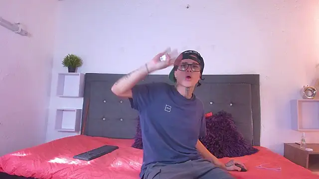 Ale_cuzz 即時 XXX 聊天