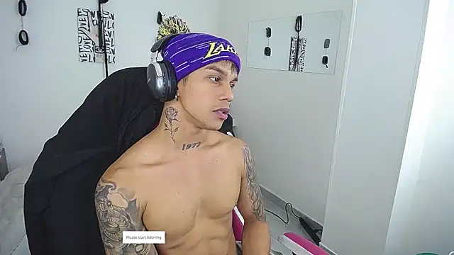 Show modela Leonard_Price na web-kameri