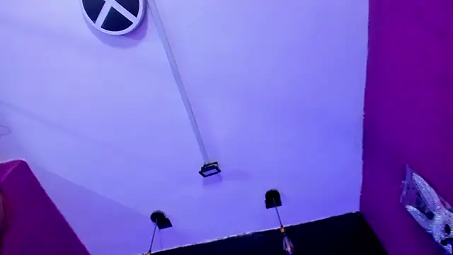 Alexa_Slave Adlı Modelin Canlı XXX Sohbeti