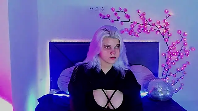 JoannLowe Adlı Modelin Canlı XXX Sohbeti