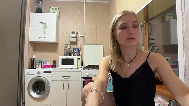 AngelJeni Adlı Modelin Canlı XXX Sohbeti