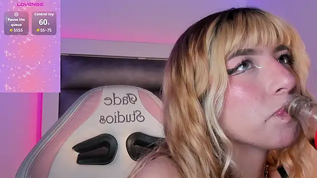 adhalee_js Adlı Modelin Canlı XXX Sohbeti