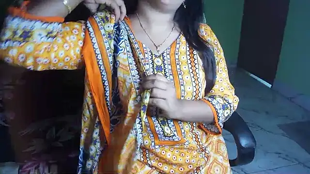 BengaliQueenStar Live XXX Chat