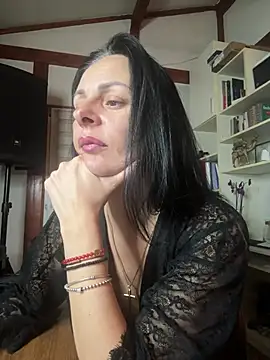 MiriamDelyn Adlı Modelin Canlı XXX Sohbeti