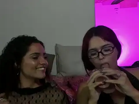 Chat XXX en directo de Nikki__uwu