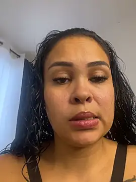 دردشة FOX_LATINA الجنسية المباشرة