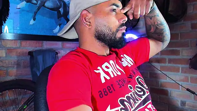 dominic_jonson webkamerás műsora