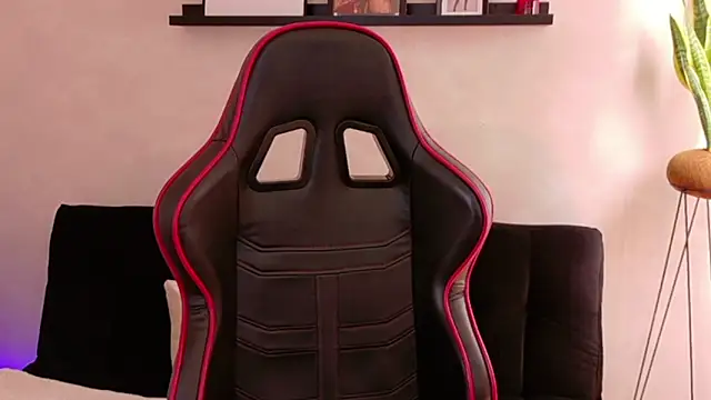 EmmyEvans1: онлайн-секс-чат