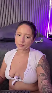 MiaPetit_ Adlı Modelin Canlı XXX Sohbeti