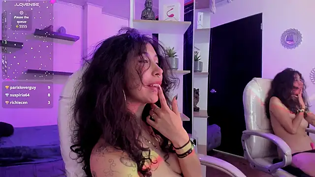 Miniadelf লাইভ XXX চ্যাট