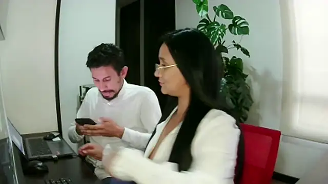 Esmeralda333's Live XXX Chat