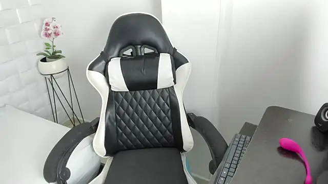 Czat XXX na żywo – yesenia_villan