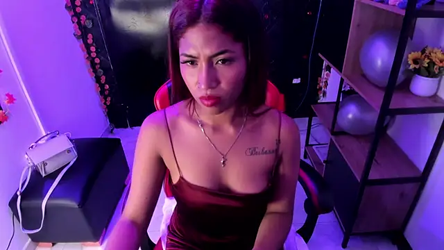 ChloeLombardi_のライブXXXチャット