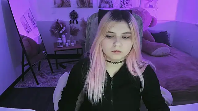 DiaAngell's Live XXX Chat