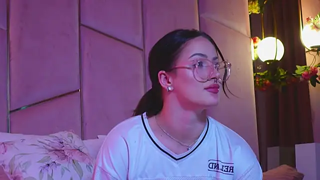 Онлайн чат XXX LucyLextonX