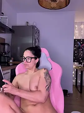 LaPetiteKim Live XXX-chat