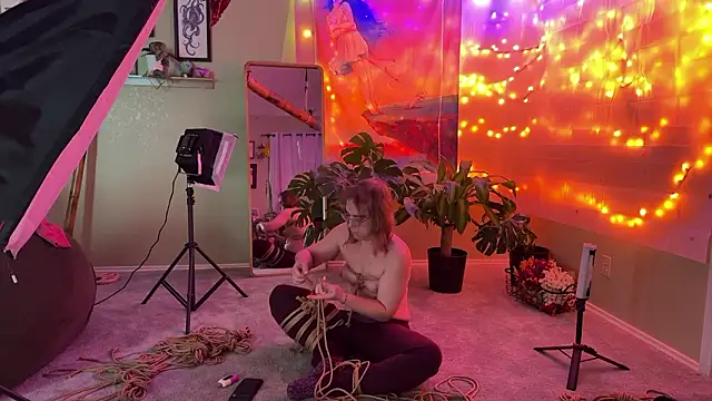 MirandaFlowers Show in webcam