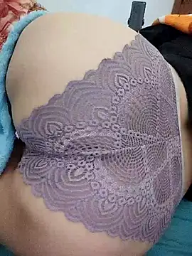 Chatroom XXX en direct de Haralushiaaa