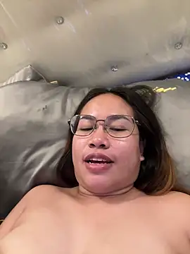 Show de Ponthip na webcam