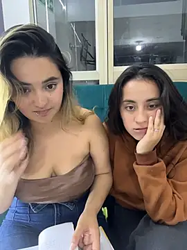 Antonella_Julieta Chat XXX in diretta