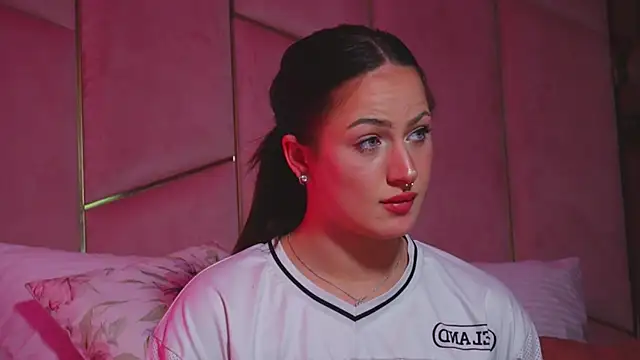 LucyLextonX's Live XXX Chat