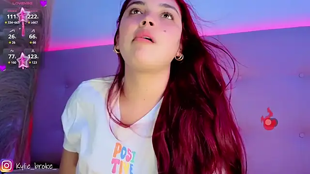 Kylie_brokeeのウェブカメラショー
