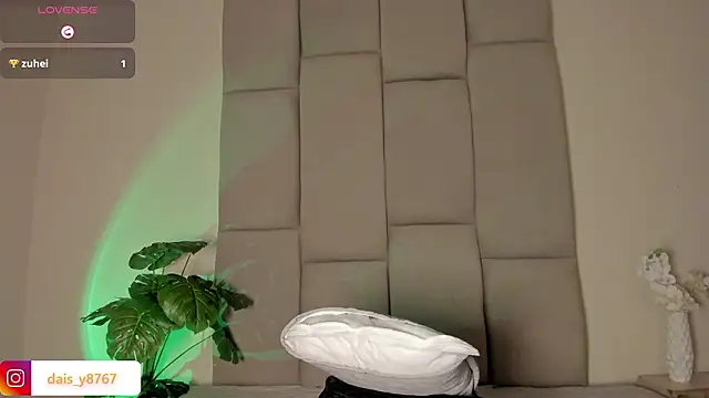 Chat +18 de DaisyTaylor__ ao vivo