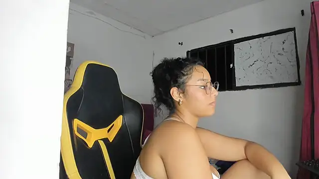 emily_stars1 webkamerás műsora