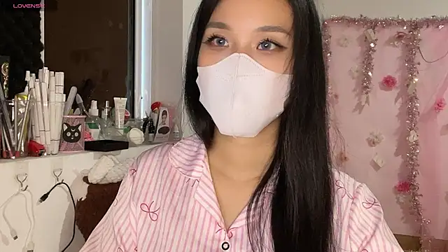 Tieu-May Chat XXX in diretta