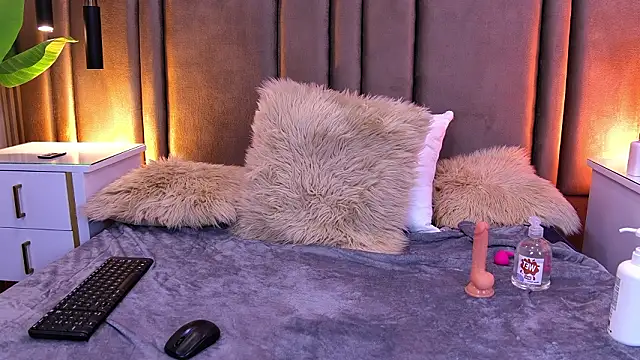 SaraLugo Adlı Modelin Canlı XXX Sohbeti