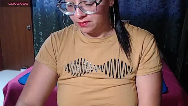 XXX chat uživo modela miia-big1boobs_