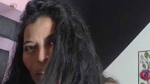 XXX chat uživo modela Tatty--Brown