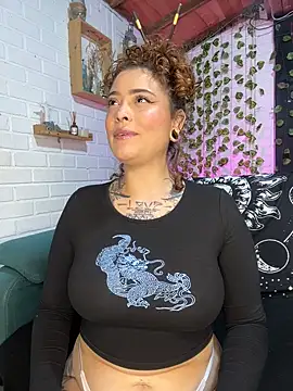 Anamaria___ 即時 XXX 聊天