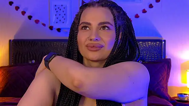 دردشة AdrianaTorres الجنسية المباشرة