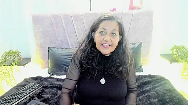 Victoriaa_Anderson Adlı Modelin Canlı XXX Sohbeti