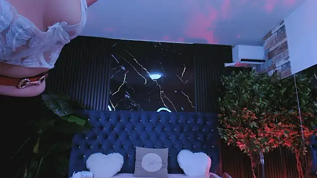 Chat XXX en directo de EllieKnights