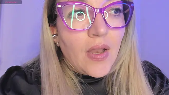 Naty_Mature_ webkamerás műsora